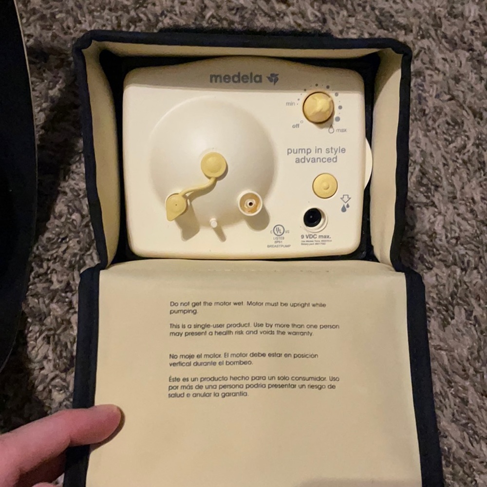 Medela pump in style pump and bag